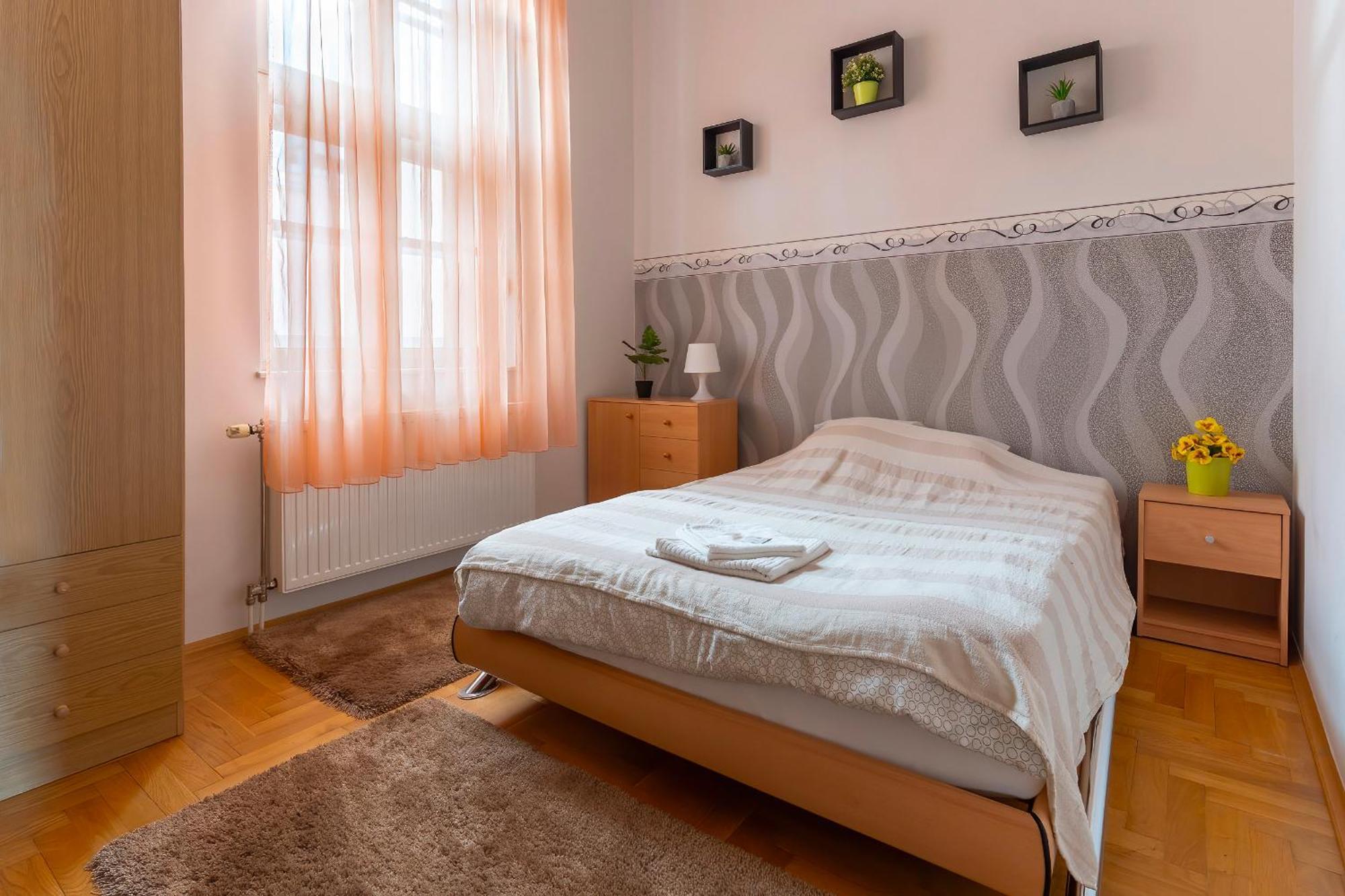 Tomka Apartman Szegedin Exterior foto
