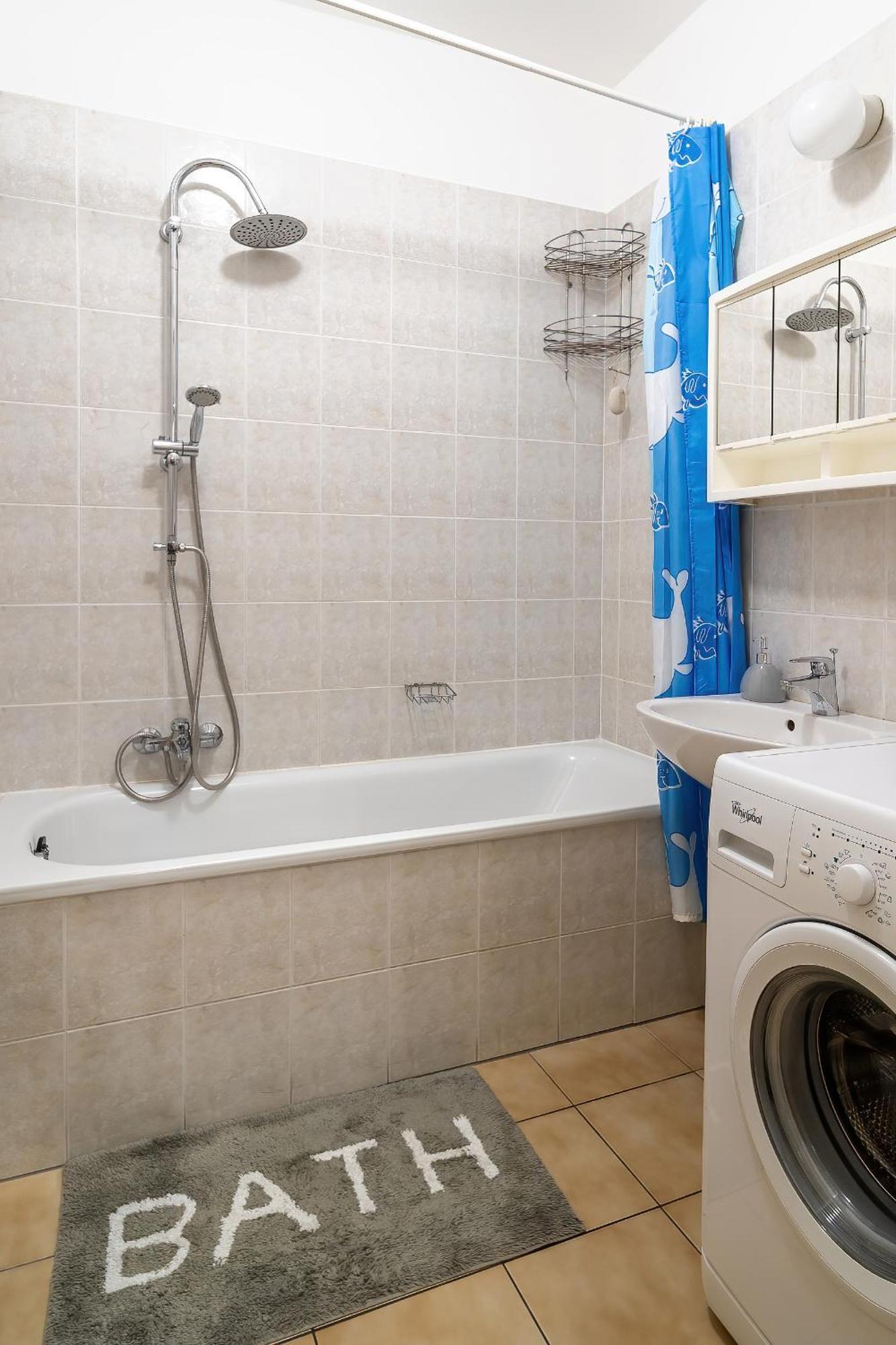 Tomka Apartman Szegedin Exterior foto