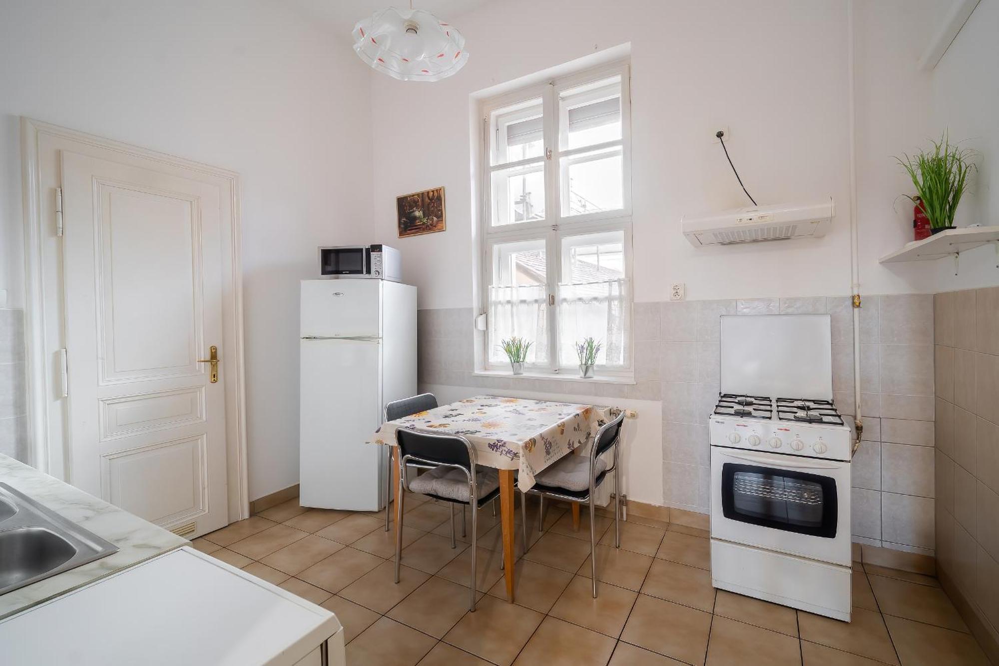 Tomka Apartman Szegedin Exterior foto