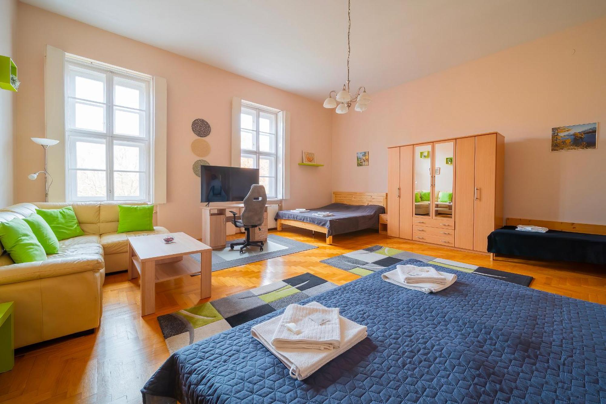 Tomka Apartman Szegedin Exterior foto