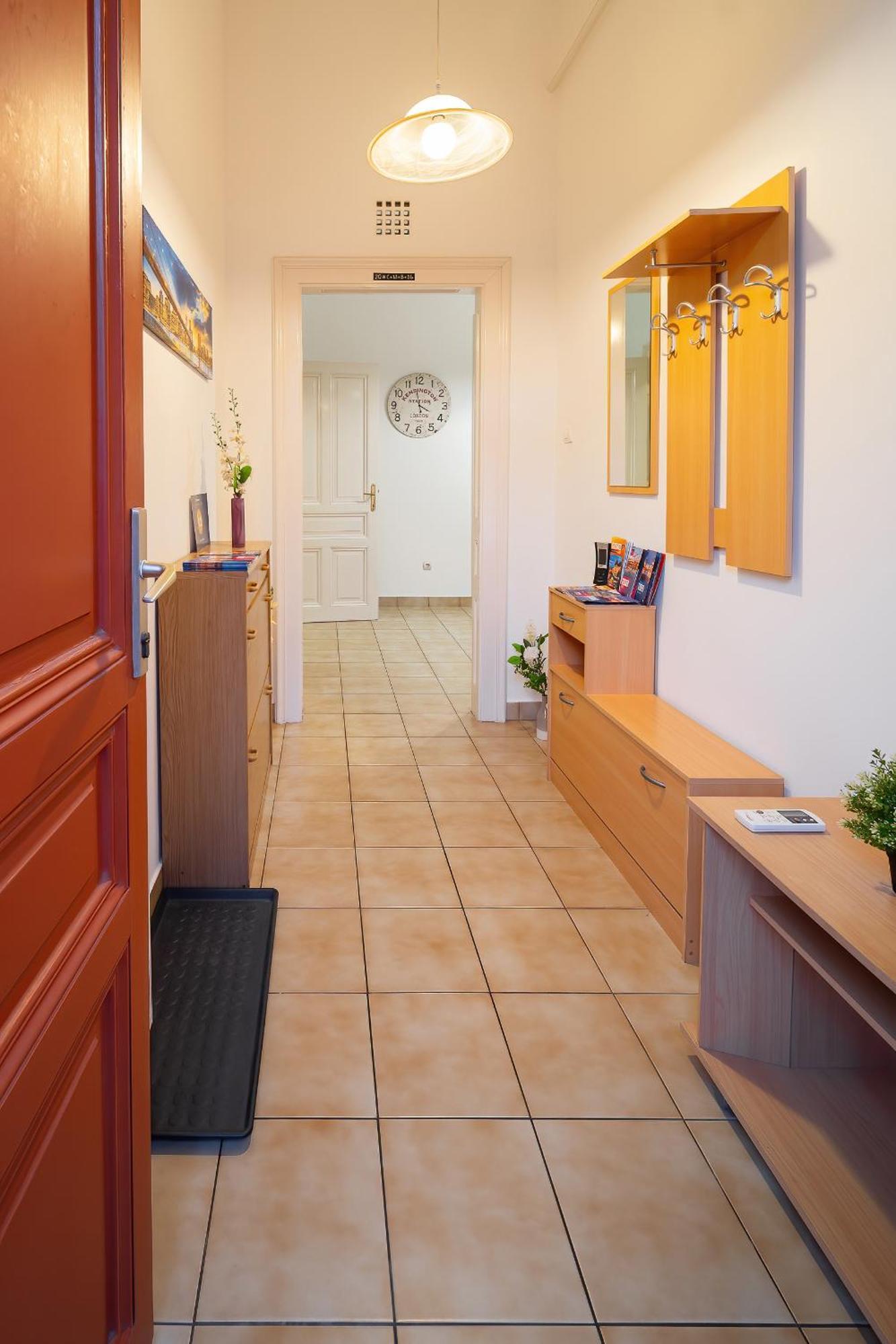 Tomka Apartman Szegedin Exterior foto