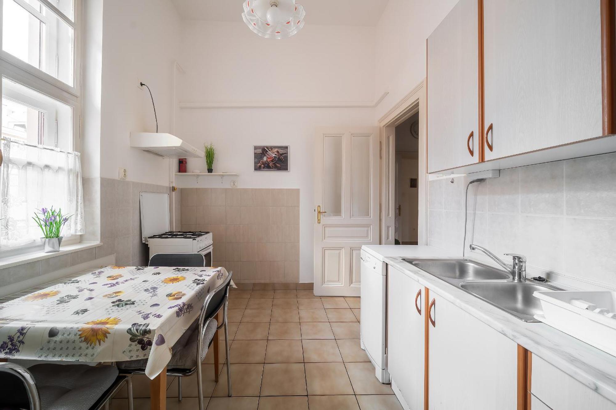 Tomka Apartman Szegedin Exterior foto