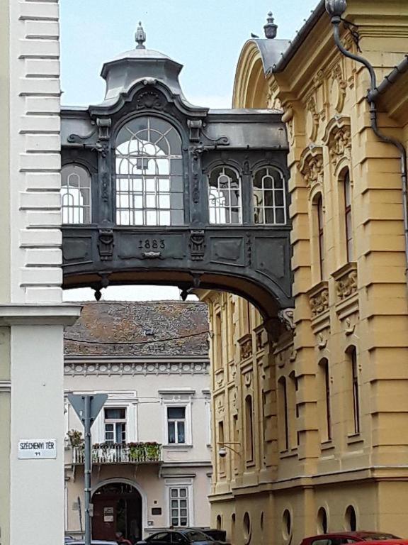 Tomka Apartman Szegedin Exterior foto